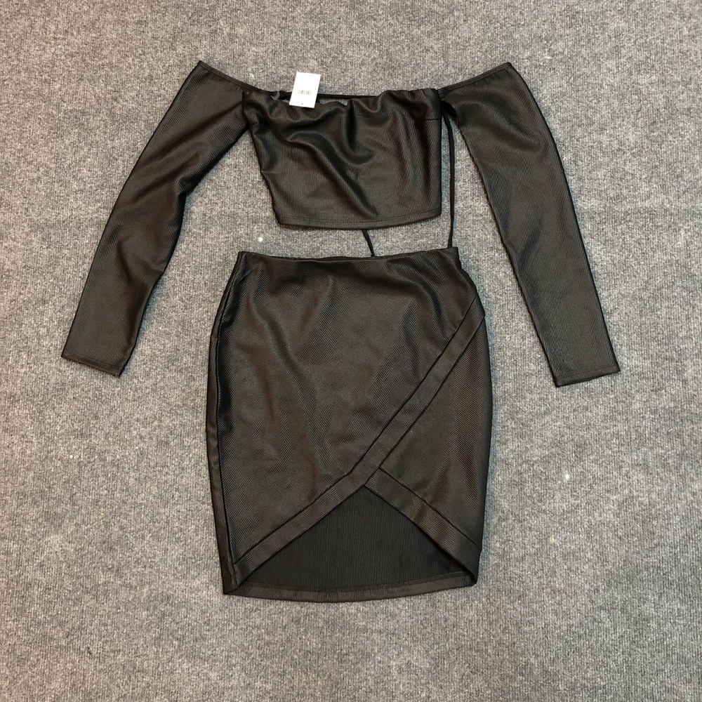Fashion Nova 2-piece off-shoulder set NWT - Picture 7 of 8